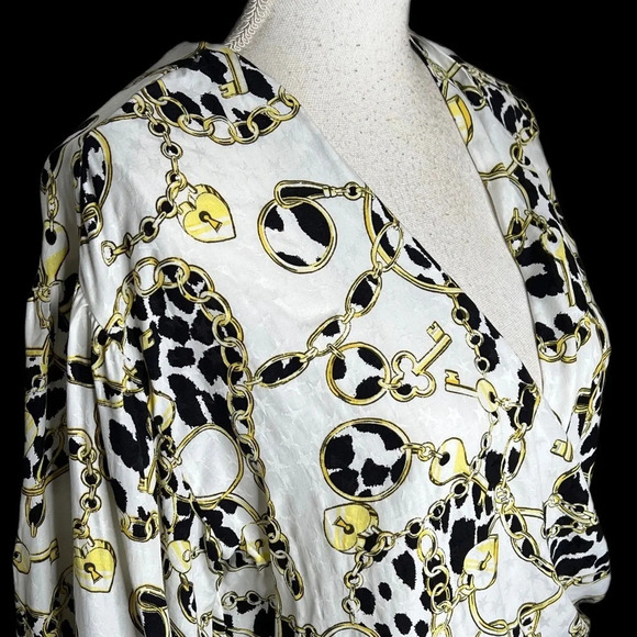 Topshop Wrap Top Size 2 On tag but fits medium. - Picture 2 of 6